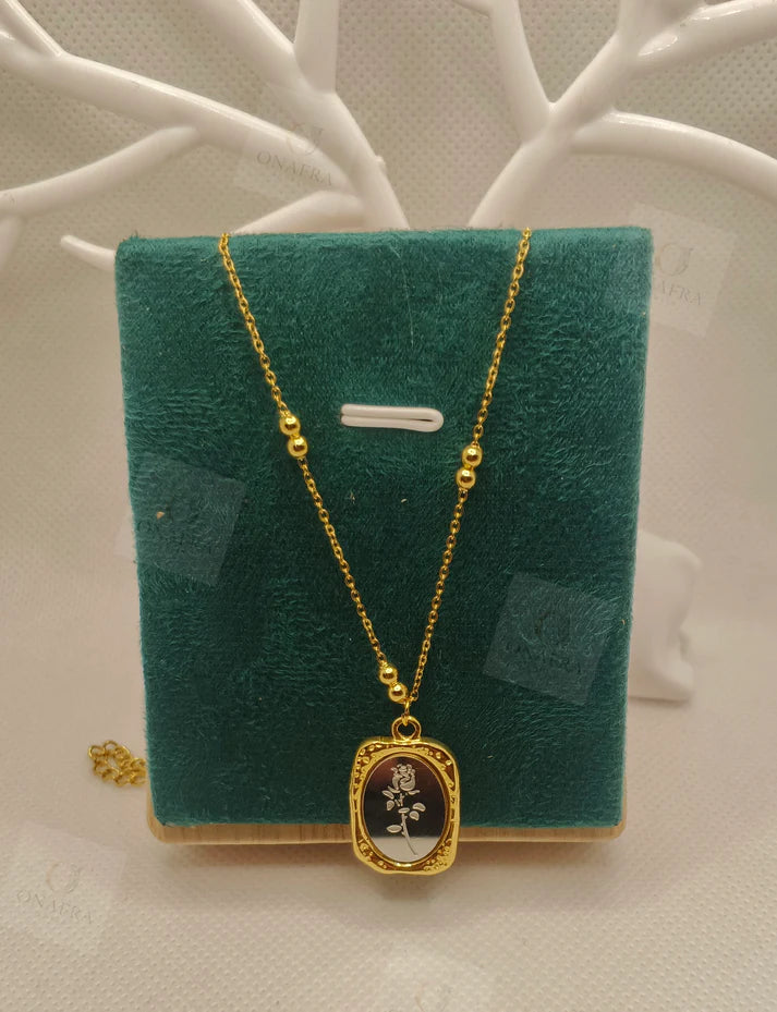 Gold Tone Flower Necklace