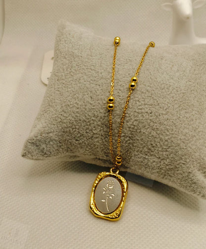 Gold Tone Flower Necklace